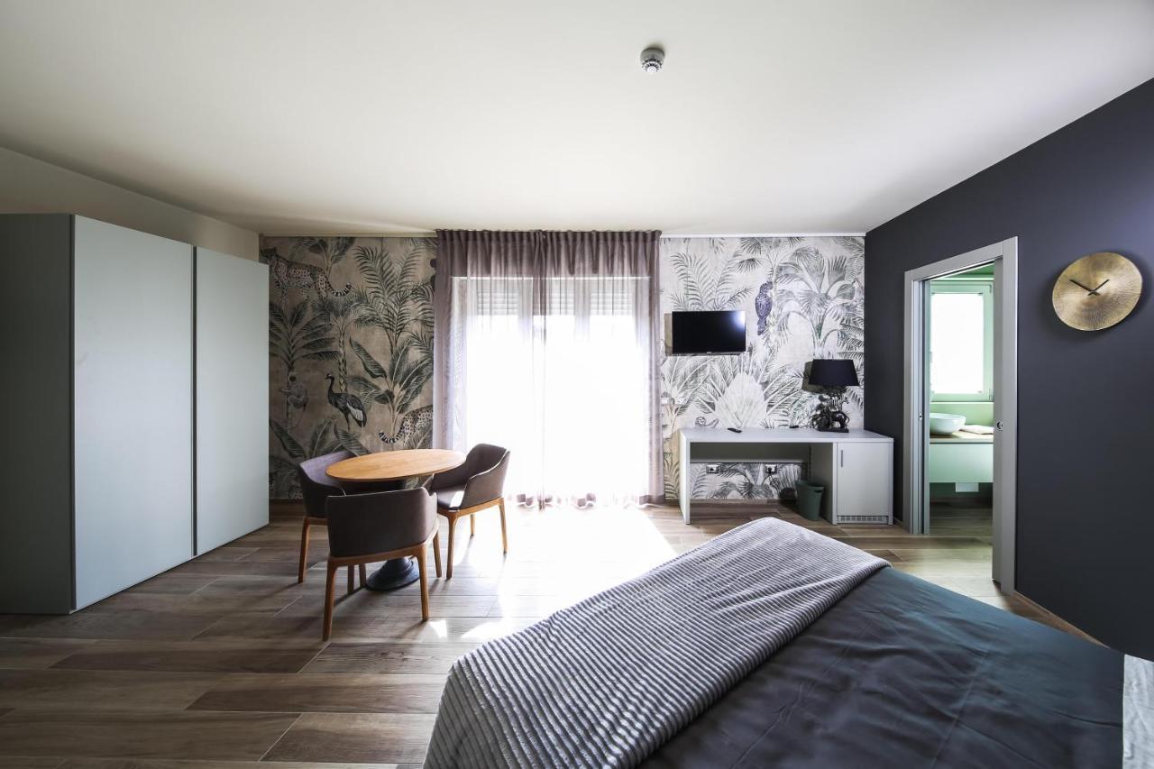 Vicolo Malavolta 7 Rooms And Suites เปดาโซ ภายนอก รูปภาพ