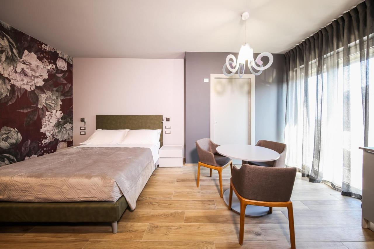 Vicolo Malavolta 7 Rooms And Suites เปดาโซ ภายนอก รูปภาพ