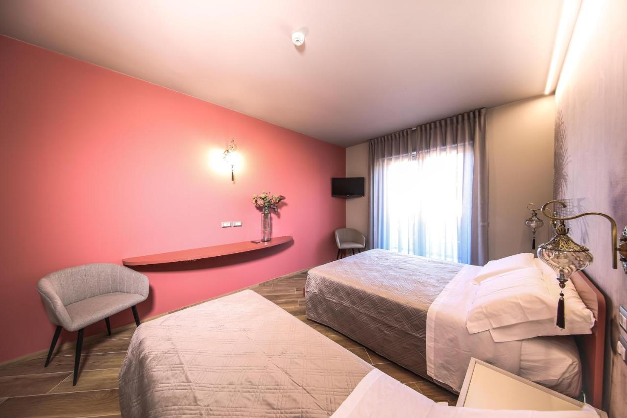 Vicolo Malavolta 7 Rooms And Suites เปดาโซ ภายนอก รูปภาพ