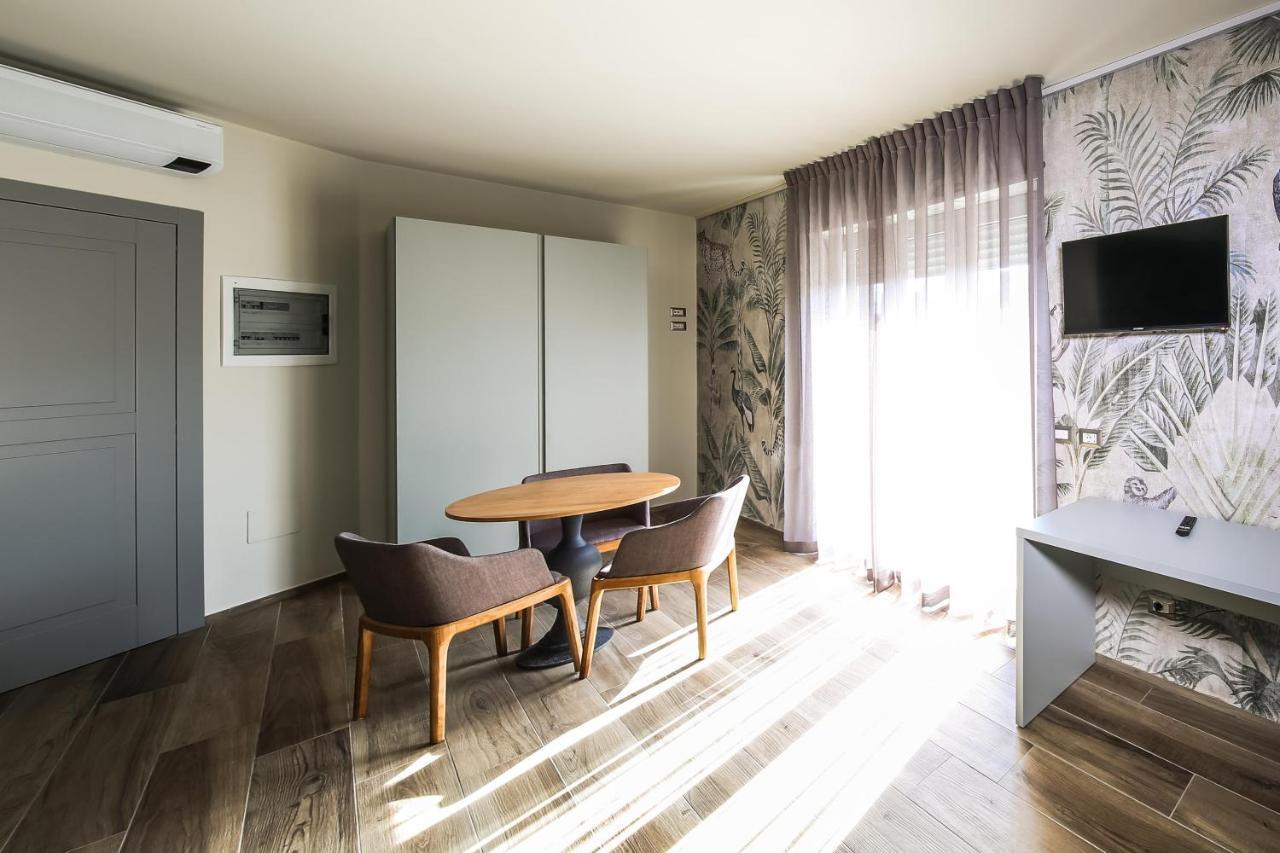 Vicolo Malavolta 7 Rooms And Suites เปดาโซ ภายนอก รูปภาพ